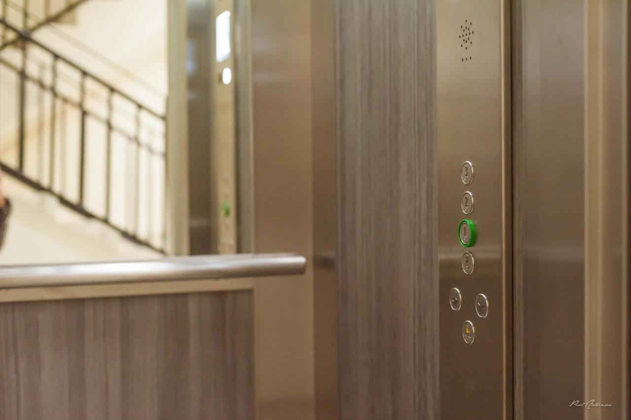 Dany Luxury Apartments Питешти Экстерьер фото
