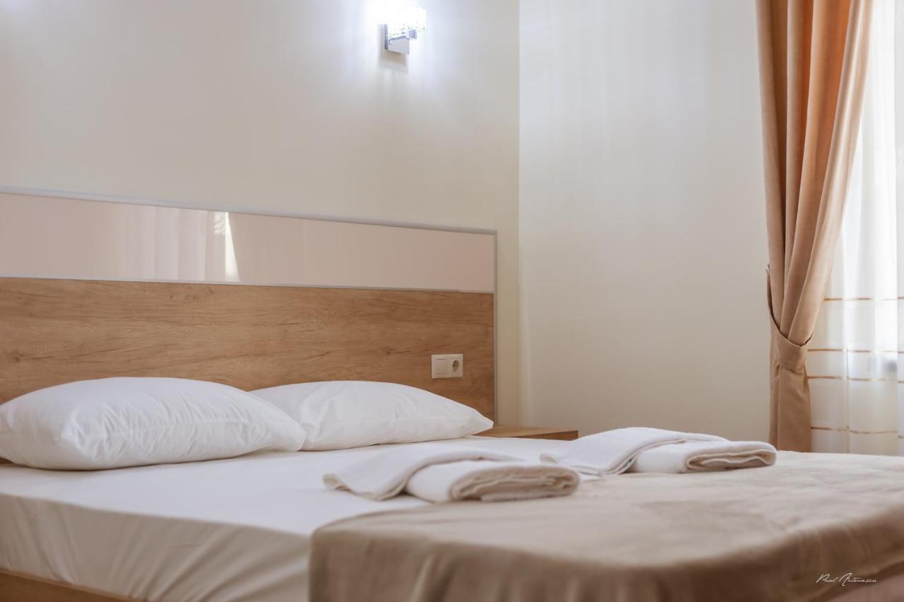 Dany Luxury Apartments Питешти Экстерьер фото